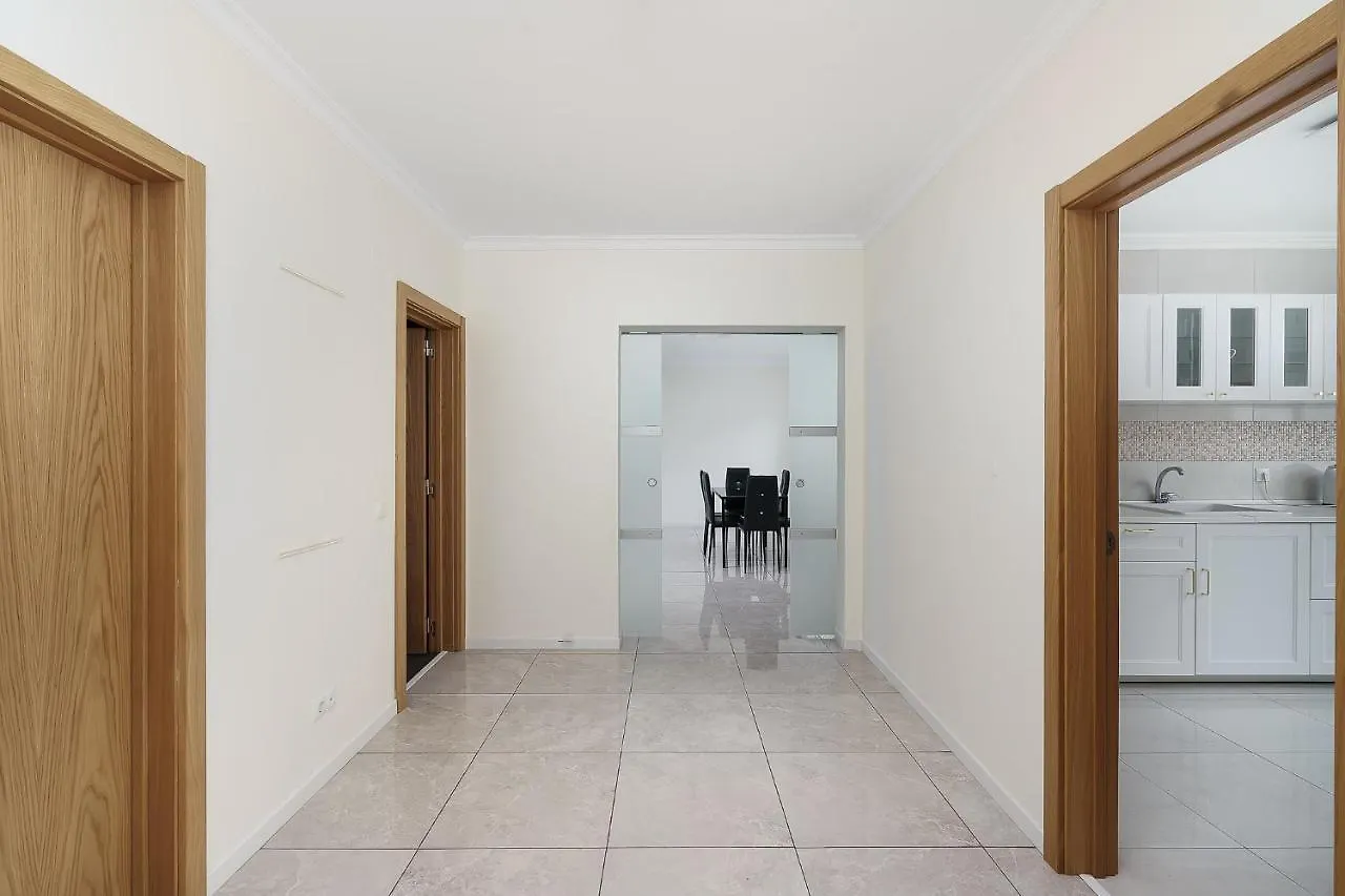 Villa Porches Velho, With Private Pool 0*, Porches (Algarve)